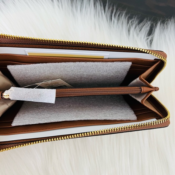 Michael Kors Jet Set Travel Large Three Quarter Zip - Picture 9 of 16